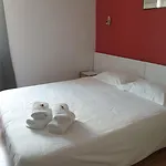 Hermance מלון 2*